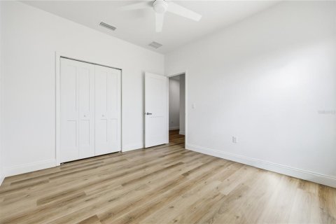 House in Gainesville, Florida 4 bedrooms, 167.22 sq.m. № 2139628 - photo 13