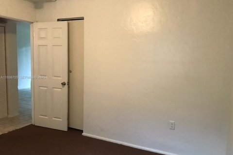 Apartment in Miami, Florida 2 bedrooms № 1994731 - photo 4