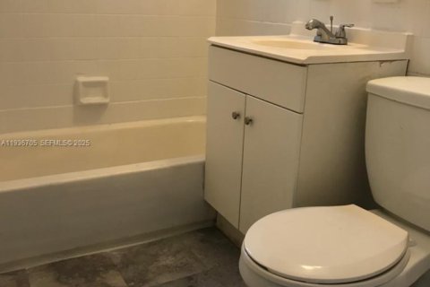 Apartment in Miami, Florida 2 bedrooms № 1994731 - photo 8