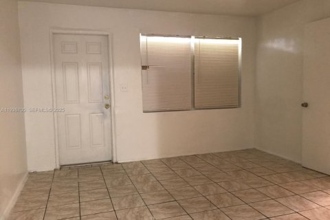 Apartment in Miami, Florida 2 bedrooms № 1994731 - photo 5