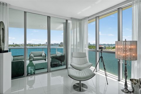 Condominio en North Bay Village, Florida, 3 dormitorios  № 2189407