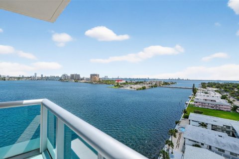 Copropriété à vendre à North Bay Village, Floride: 3 chambres, 170.94 m2 № 2189407 - photo 14