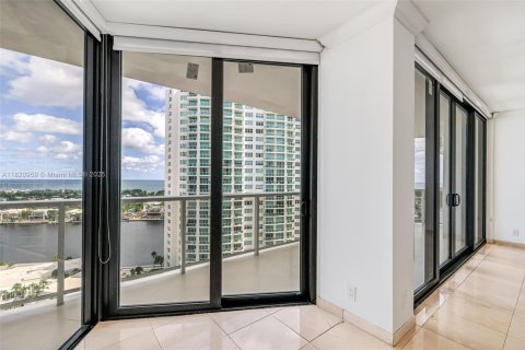 Condominio en venta en Aventura, Florida, 2 dormitorios, 144.93 m2 № 2020580 - foto 20
