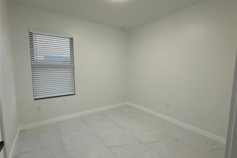 Villa ou maison à louer à Fort Myers, Floride: 4 chambres, 127 m2 № 2136975 - photo 3