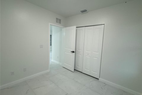 Villa ou maison à louer à Fort Myers, Floride: 4 chambres, 127 m2 № 2136975 - photo 7