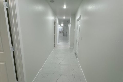 Villa ou maison à louer à Fort Myers, Floride: 4 chambres, 127 m2 № 2136975 - photo 8