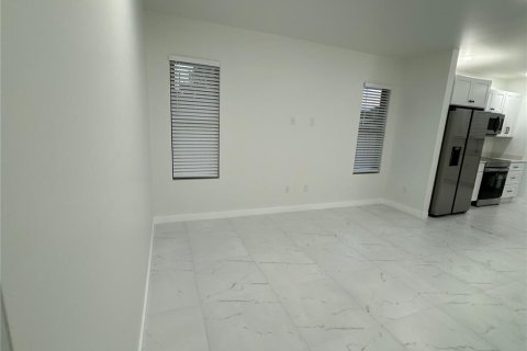 Villa ou maison à louer à Fort Myers, Floride: 4 chambres, 127 m2 № 2136975 - photo 5