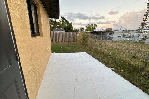 Villa ou maison à louer à Fort Myers, Floride: 4 chambres, 127 m2 № 2136975 - photo 19