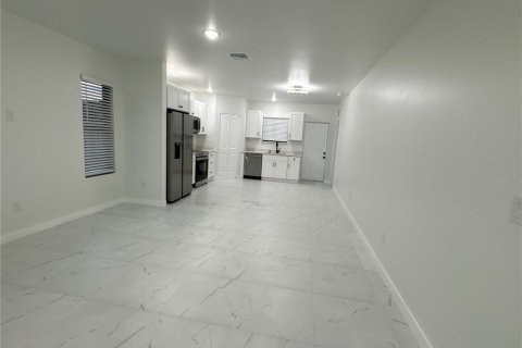 Villa ou maison à louer à Fort Myers, Floride: 4 chambres, 127 m2 № 2136975 - photo 6