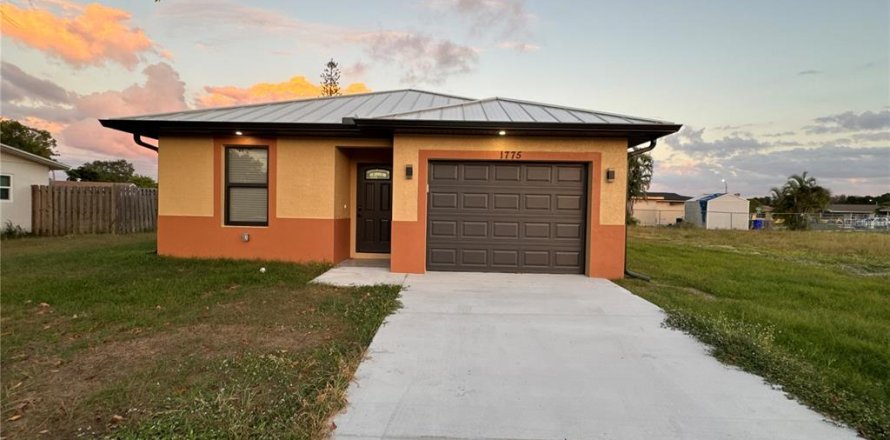 Villa ou maison à Fort Myers, Floride 4 chambres, 127 m2 № 2136975