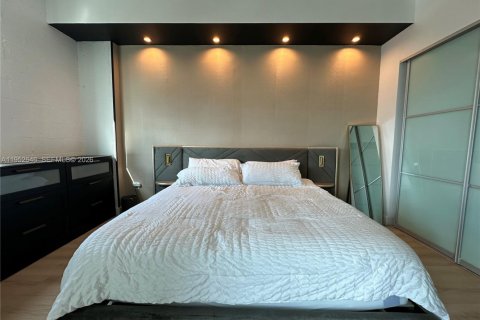 Condominio en alquiler en Miami, Florida, 1 dormitorio, 63.64 m2 № 2008490 - foto 25