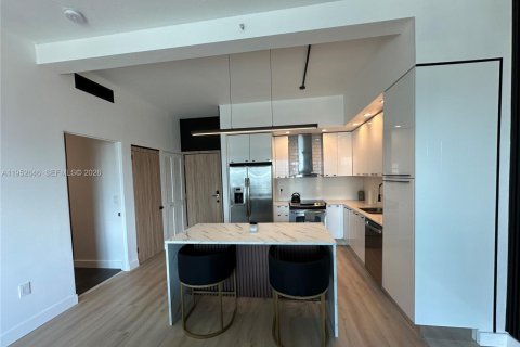 Condominio en alquiler en Miami, Florida, 1 dormitorio, 63.64 m2 № 2008490 - foto 5