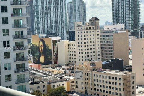 Condominio en alquiler en Miami, Florida, 1 dormitorio, 63.64 m2 № 2008490 - foto 2