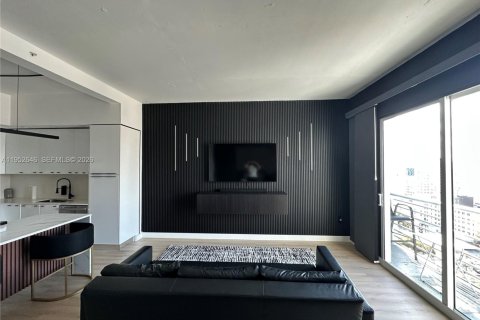 Condominio en alquiler en Miami, Florida, 1 dormitorio, 63.64 m2 № 2008490 - foto 19