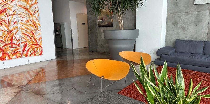 Condominio en Miami, Florida, 1 dormitorio  № 2008490