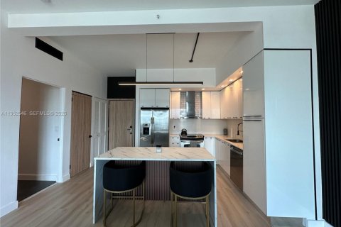 Condominio en alquiler en Miami, Florida, 1 dormitorio, 63.64 m2 № 2008490 - foto 17