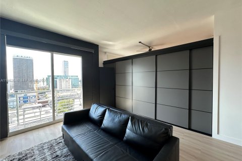Condominio en alquiler en Miami, Florida, 1 dormitorio, 63.64 m2 № 2008490 - foto 28
