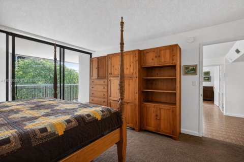 Condo in Miami, Florida, 2 bedrooms  № 2168052 - photo 15