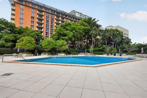 Condo in Miami, Florida, 2 bedrooms  № 2168052 - photo 22