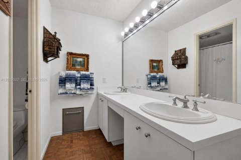 Condo in Miami, Florida, 2 bedrooms  № 2168052 - photo 17