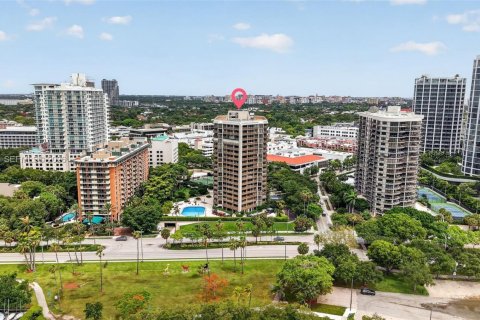Condo in Miami, Florida, 2 bedrooms  № 2168052