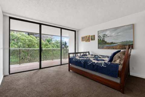 Condo in Miami, Florida, 2 bedrooms  № 2168052 - photo 13