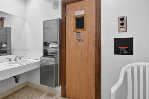 Condo in Miami, Florida, 2 bedrooms  № 2168052 - photo 30