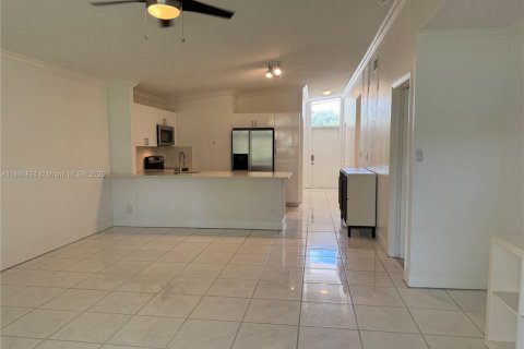 Touwnhouse à louer à Boca Raton, Floride: 3 chambres, 111.48 m2 № 1947305 - photo 2