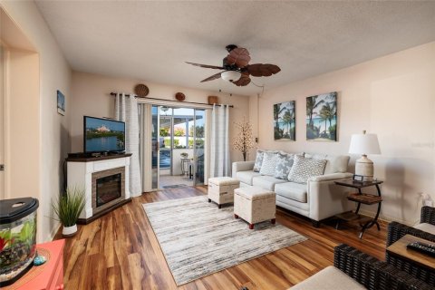 Copropriété à vendre à Saint Petersburg, Floride: 2 chambres, 102.19 m2 № 2231394 - photo 16