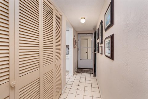 Copropriété à vendre à Saint Petersburg, Floride: 2 chambres, 102.19 m2 № 2231394 - photo 9