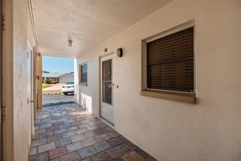 Copropriété à vendre à Saint Petersburg, Floride: 2 chambres, 102.19 m2 № 2231394 - photo 8