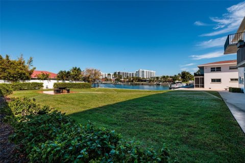 Copropriété à vendre à Saint Petersburg, Floride: 2 chambres, 102.19 m2 № 2231394 - photo 18