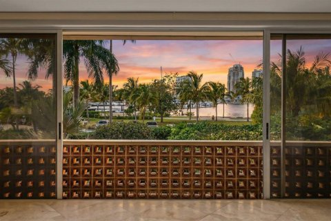 Copropriété à vendre à Palm Beach, Floride: 2 chambres, 216.46 m2 № 2077796 - photo 18