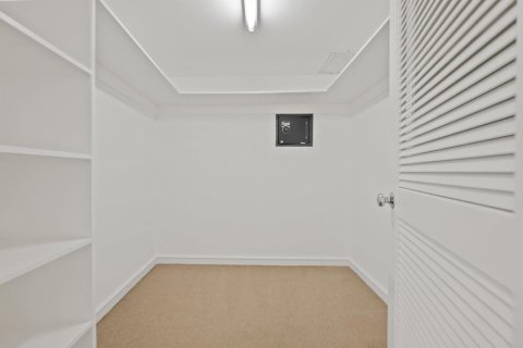 Copropriété à vendre à Palm Beach, Floride: 2 chambres, 216.46 m2 № 2077796 - photo 16