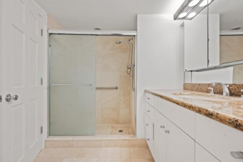Copropriété à vendre à Palm Beach, Floride: 2 chambres, 216.46 m2 № 2077796 - photo 15