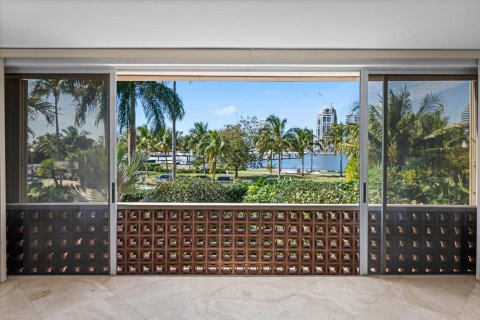 Copropriété à vendre à Palm Beach, Floride: 2 chambres, 216.46 m2 № 2077796 - photo 17