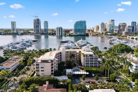 Copropriété à vendre à Palm Beach, Floride: 2 chambres, 216.46 m2 № 2077796 - photo 25