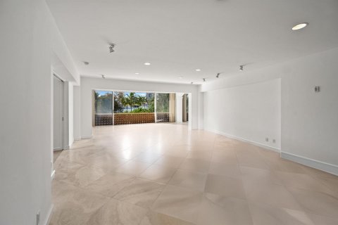 Copropriété à vendre à Palm Beach, Floride: 2 chambres, 216.46 m2 № 2077796 - photo 4