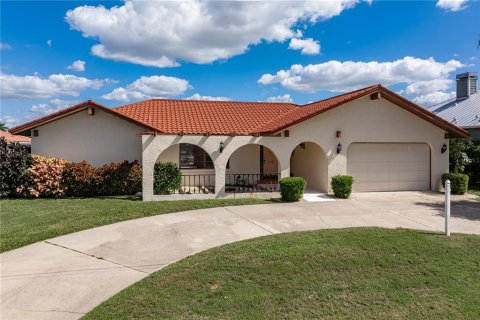 House in Punta Gorda, Florida 3 bedrooms, 187.01 sq.m. № 2430988 - photo 3