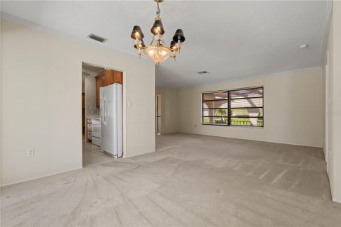 House in Punta Gorda, Florida 3 bedrooms, 187.01 sq.m. № 2430988 - photo 28