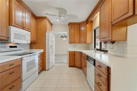House in Punta Gorda, Florida 3 bedrooms, 187.01 sq.m. № 2430988 - photo 7