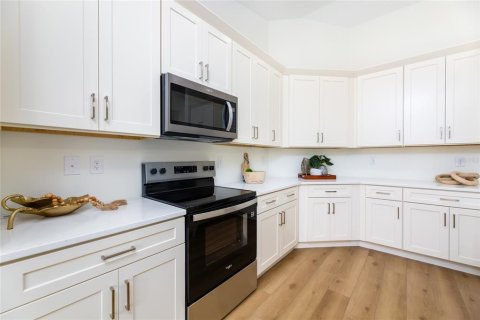 House in Palm Bay, Florida 4 bedrooms, 150.5 sq.m. № 1843126 - photo 8