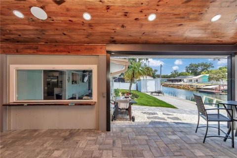 House in Crystal River, Florida 3 bedrooms, 119.29 sq.m. № 2258360 - photo 28