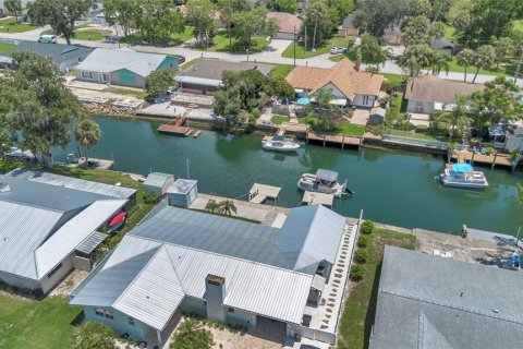 House in Crystal River, Florida 3 bedrooms, 119.29 sq.m. № 2258360 - photo 7