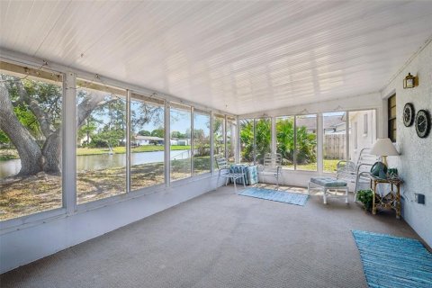 House in Cocoa, Florida 3 bedrooms, 125.79 sq.m. № 2201237 - photo 5