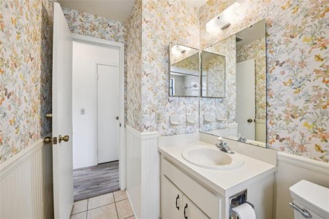 House in Cocoa, Florida 3 bedrooms, 125.79 sq.m. № 2201237 - photo 17