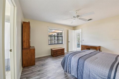 House in Cocoa, Florida 3 bedrooms, 125.79 sq.m. № 2201237 - photo 21