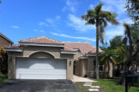 Villa ou maison à vendre à Weston, Floride: 3 chambres, 151.24 m2 № 1863549 - photo 1