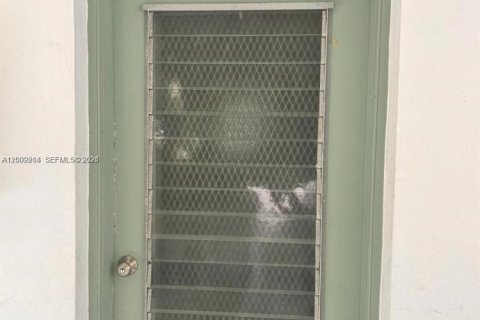 Condo in Miami Beach, Florida  № 2067725 - photo 3