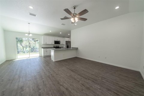 House in Ocklawaha, Florida 3 bedrooms, 114.36 sq.m. № 1534210 - photo 4